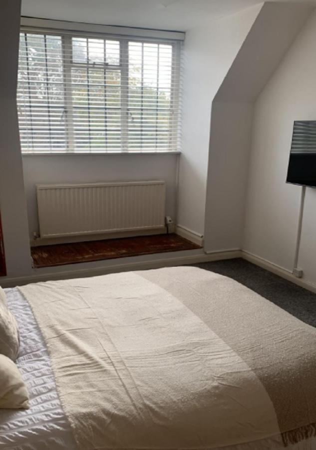 Wandsworth, South London Deluxe King Room 4 Экстерьер фото