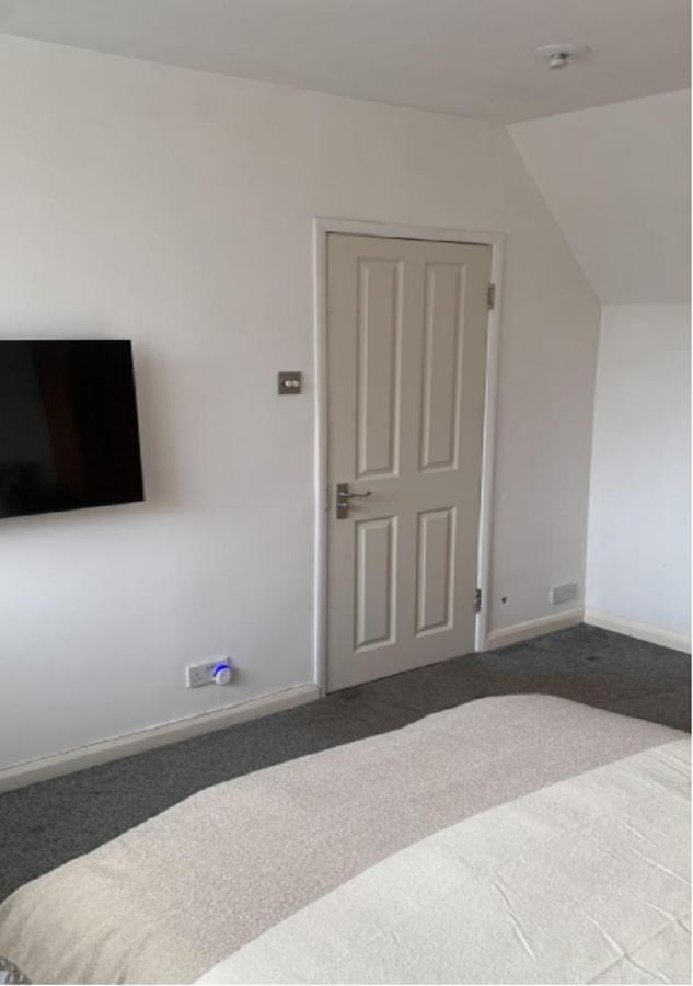 Wandsworth, South London Deluxe King Room 4 Экстерьер фото