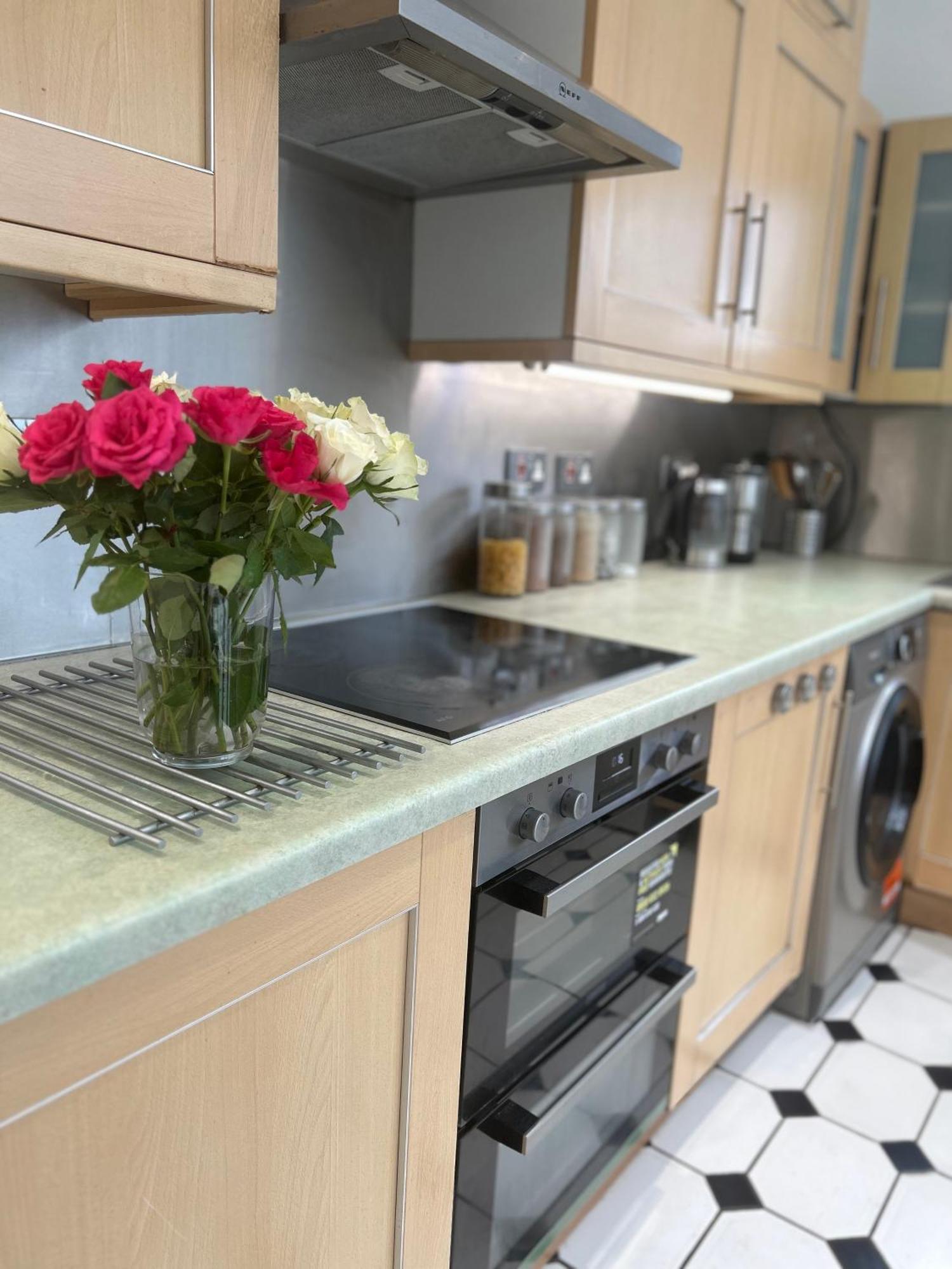 Wandsworth, South London Deluxe King Room 4 Экстерьер фото